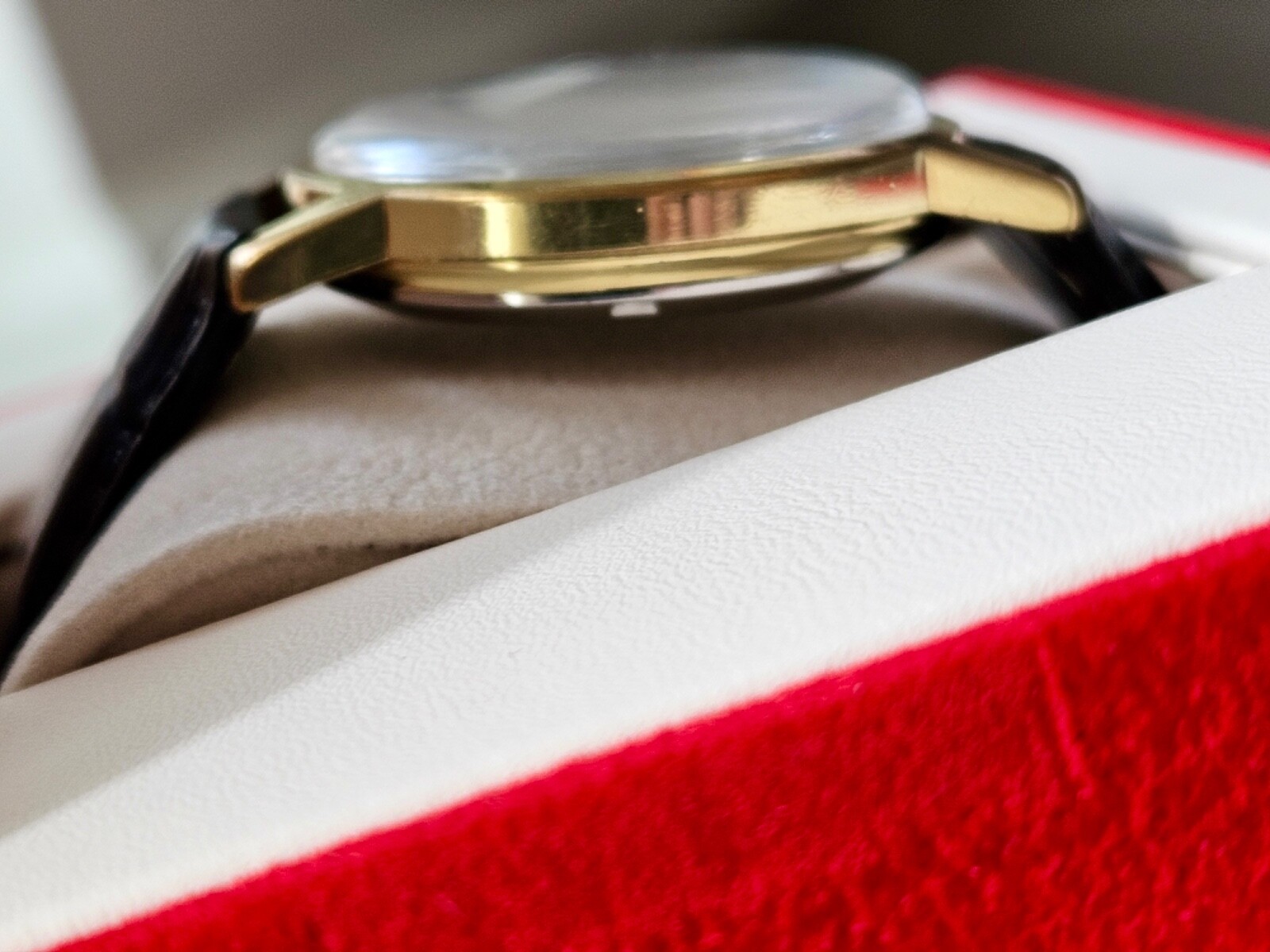 Omega Geneva Automatic Gold 35mm