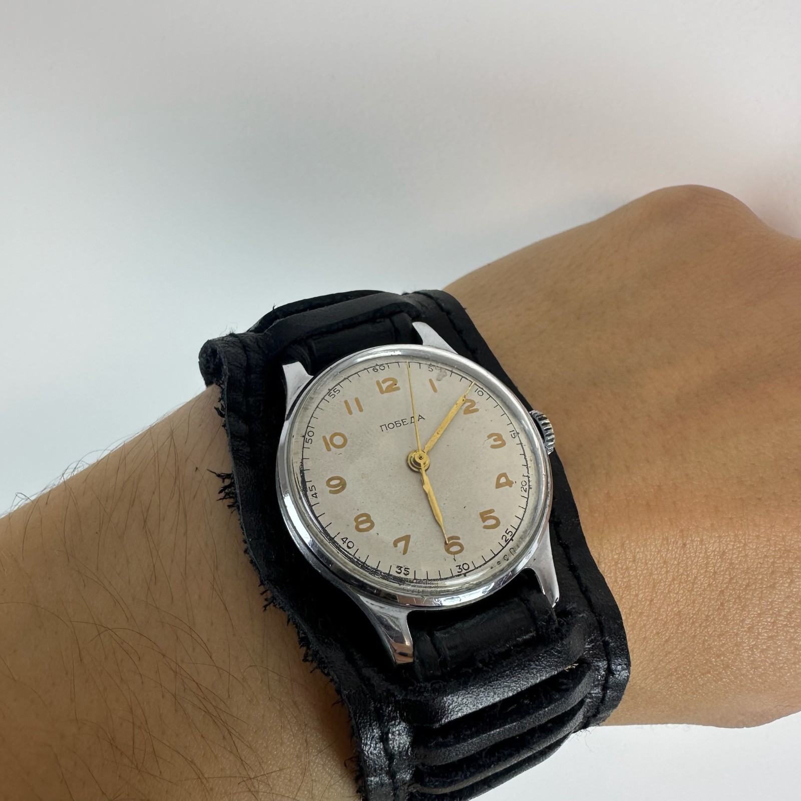POBEDA vintage Soviet USSR wrist watch 1 MCHZ 15 jewels Serviced