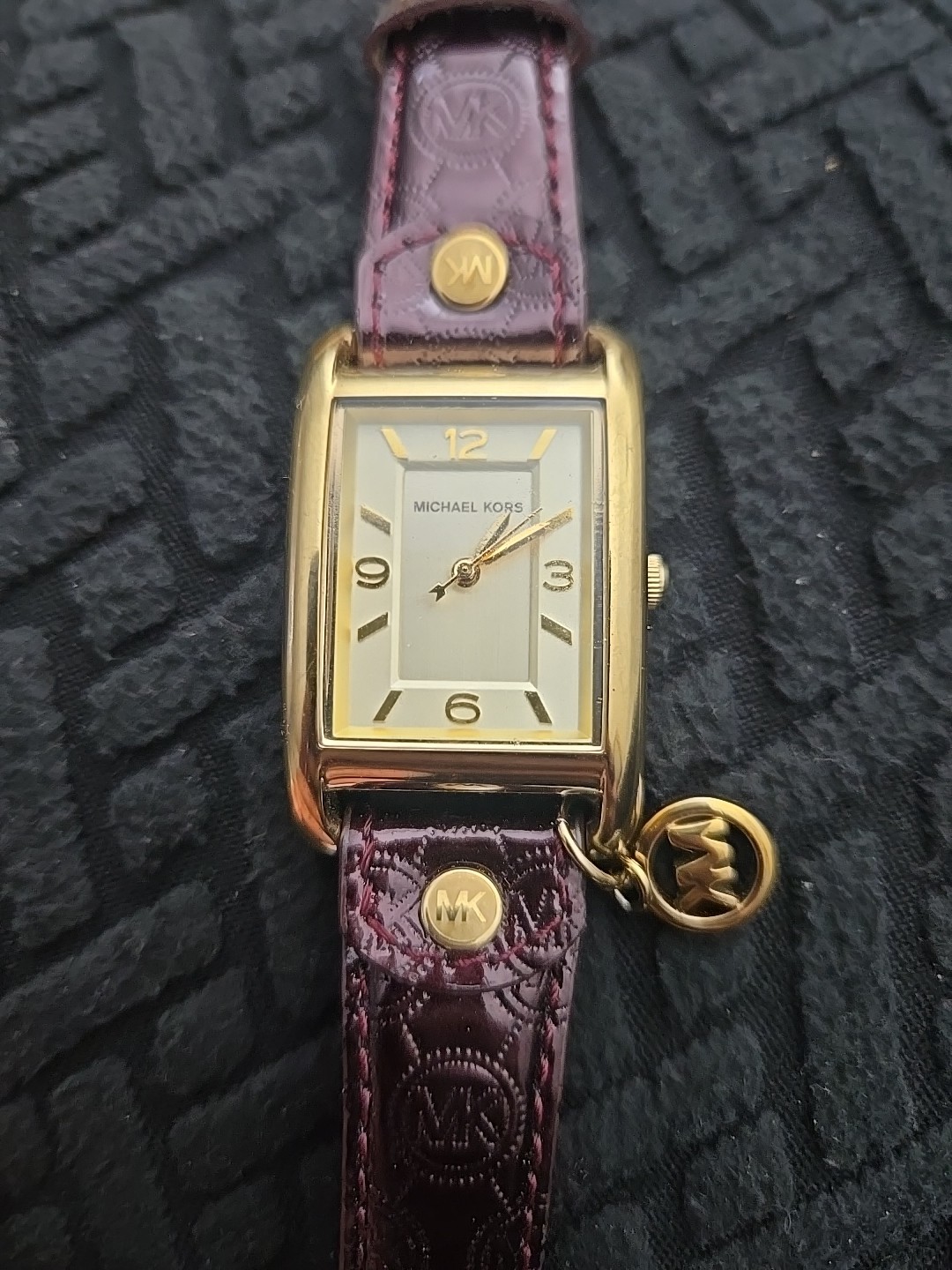 Michael Kors MK2263 Taylor Women’s Rectangular Gold Tone White Dial – Needs Batt