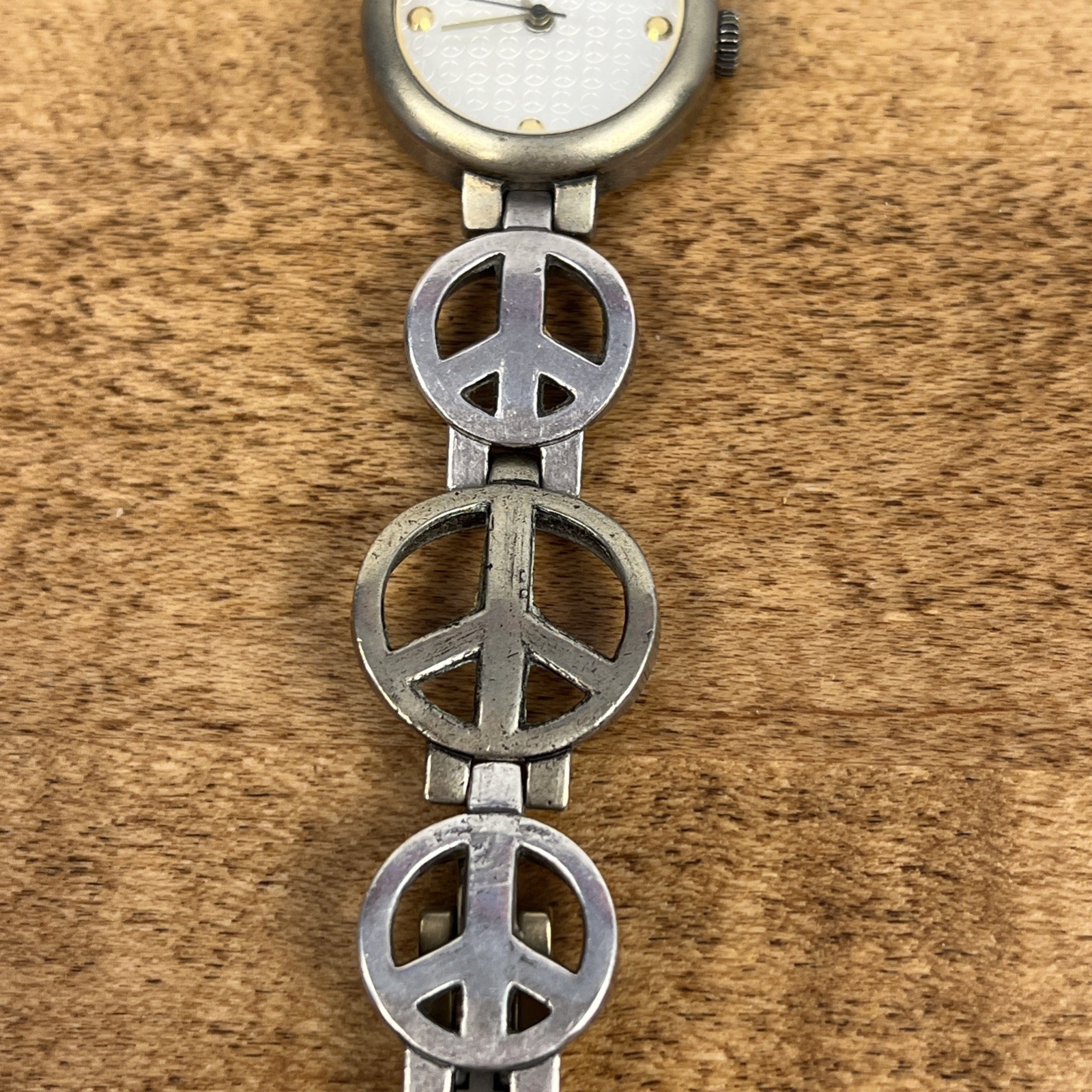Vintage Lucky Brand Women’s Watch 25mm Peace Sign Band – Needs New Battery