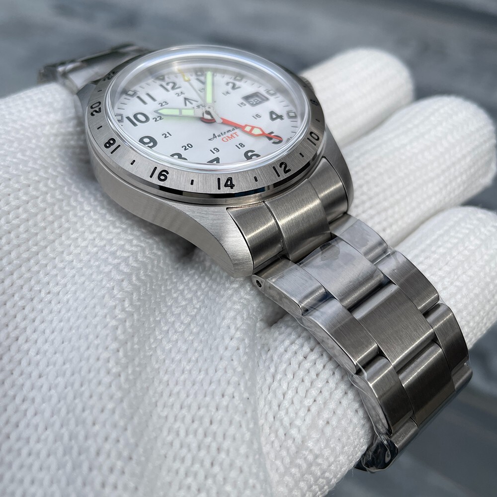 Steeldive Steelflier SF792, GMT, White, NH34, Sapphire, Lume, 200m Diver, Field