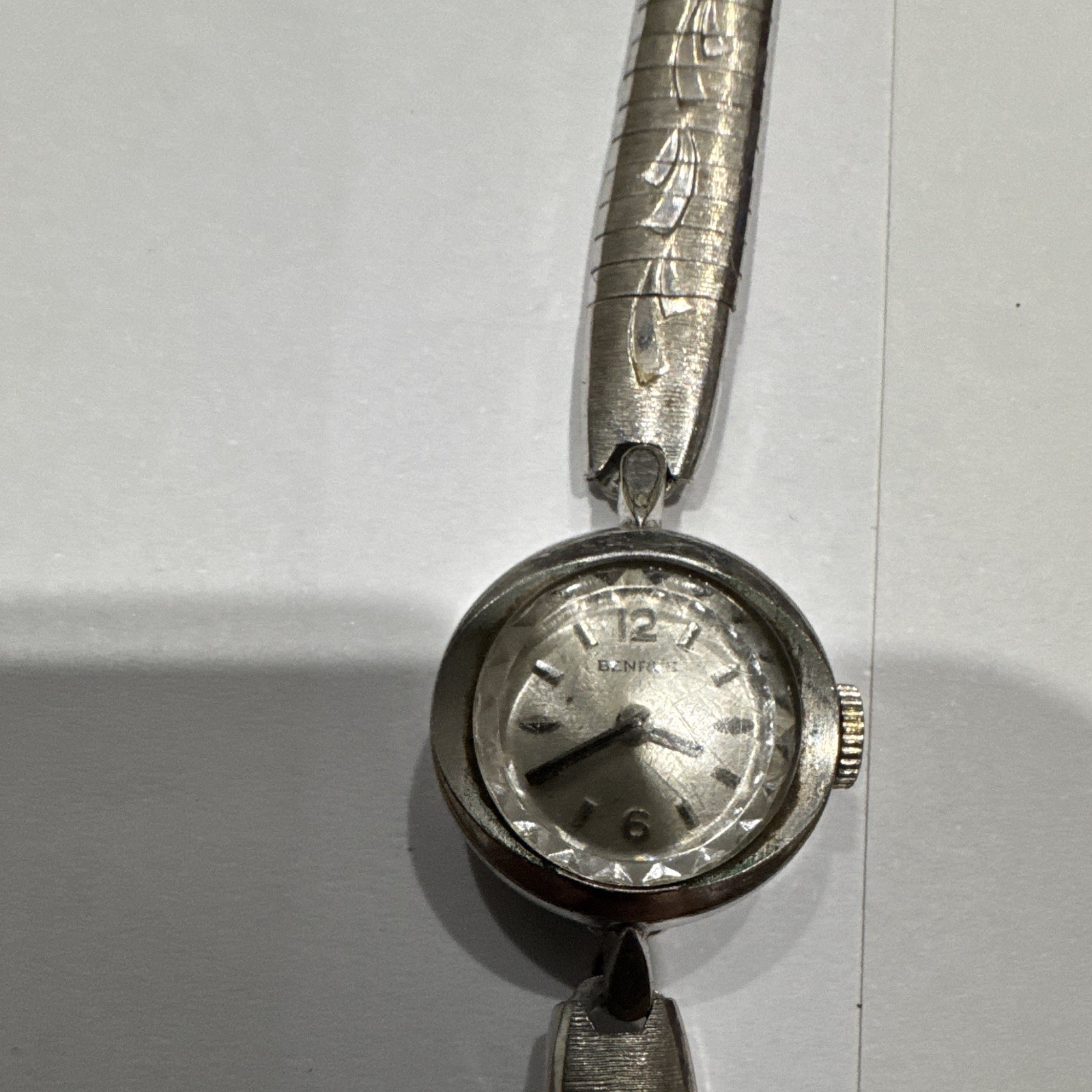 Benrus Women’s Vintage 1950s Manual Mechanical Silver Dial 17J Bracelet