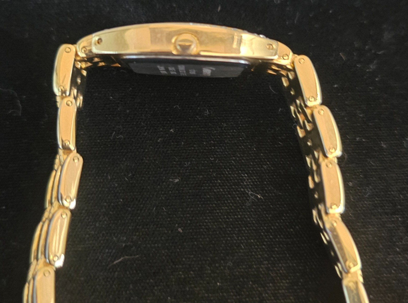 Gramercy CT1064 Gold Tone Women’s Barrel Tank Watch Crystal Bezel Gold Dial EUC