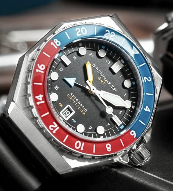SPINNAKER DUMAS GMT AUTOMATIC Cobalt Crimson 44mm 300m Diver Stainless Steel