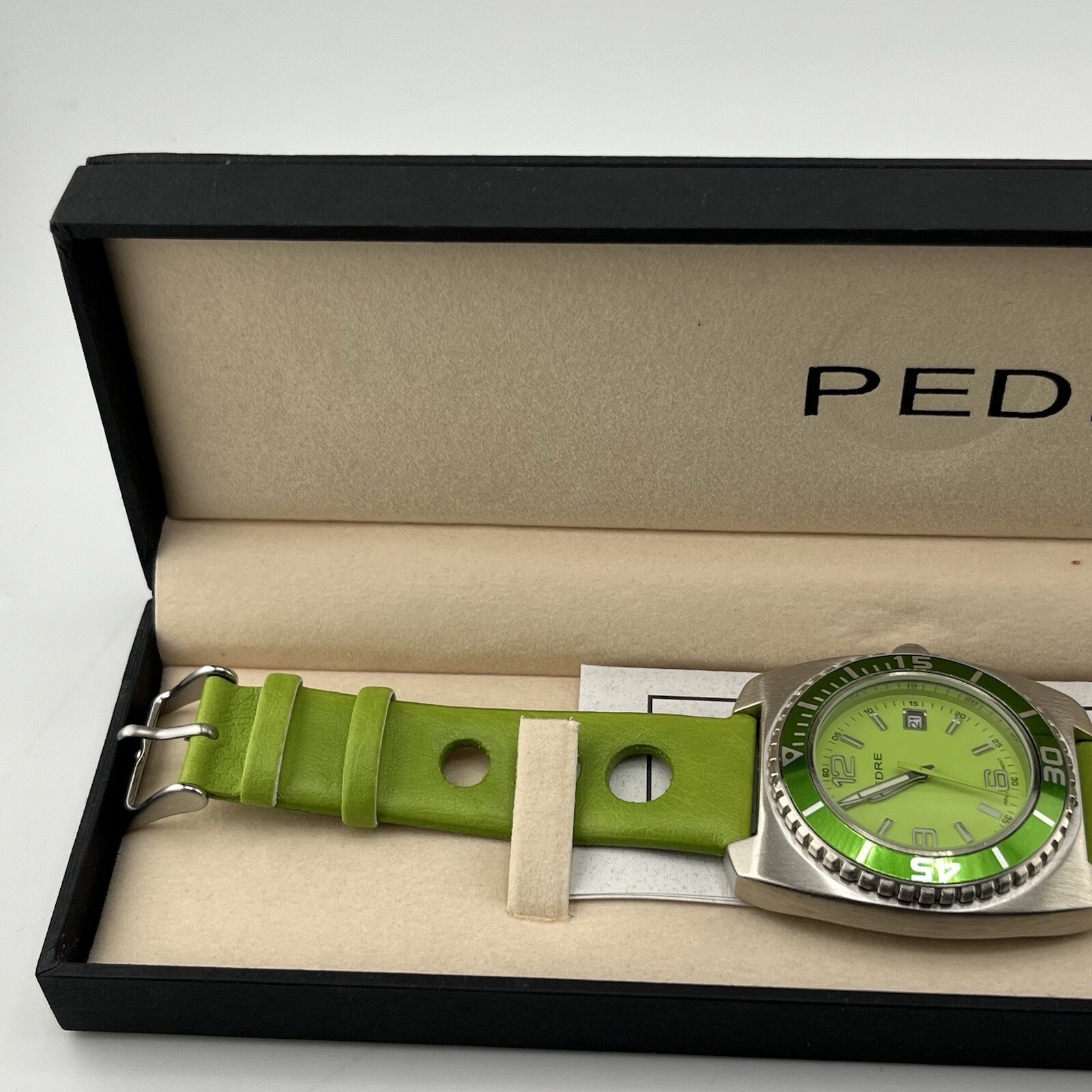 Pedre Since 1944 Women’s Quartz Wrist Watch Green