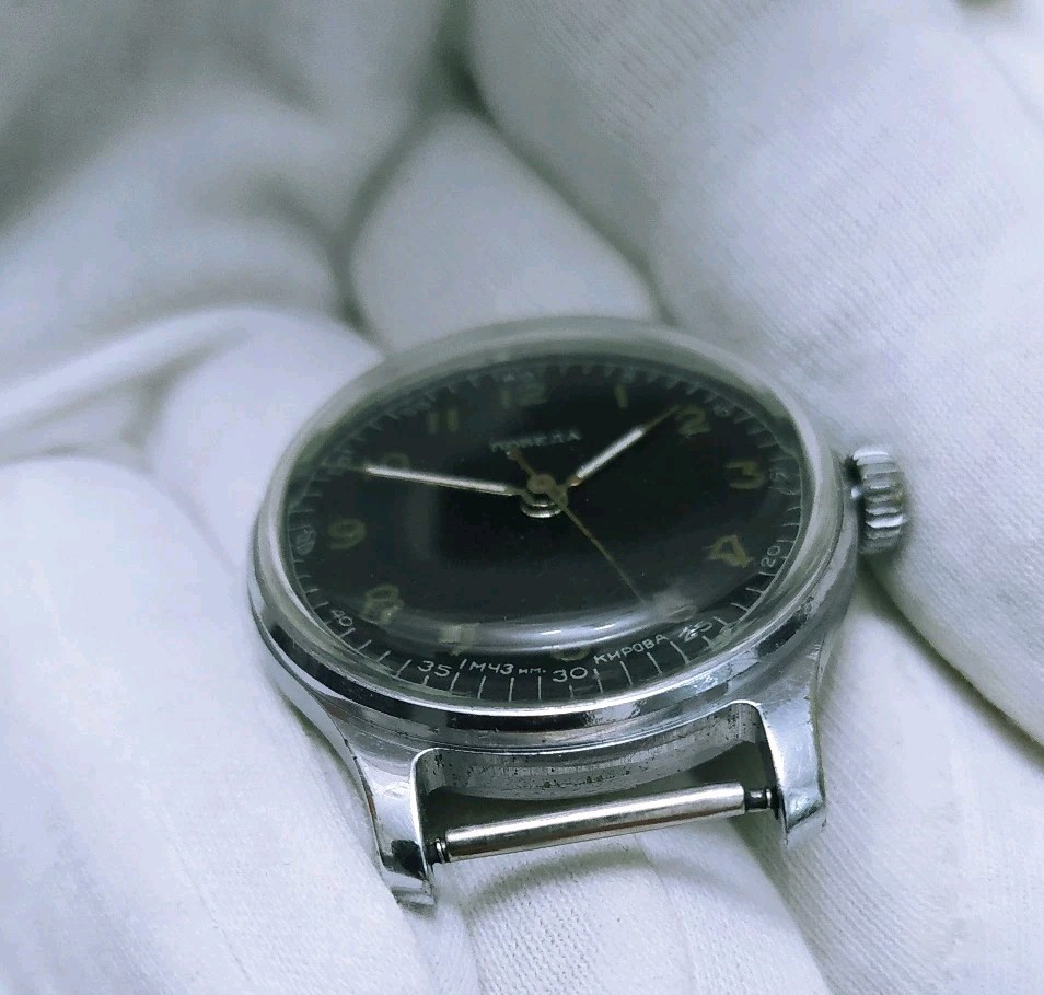 Pobeda 2608 Model CHN-36K Vintage Original Soviet Mechanical Watch 1 MCHZ 1956s
