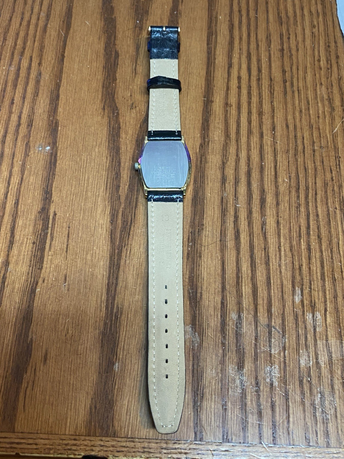VINTAGE SEIKO QUARTZ WATCH V701-5209 GREAT CONDITION LEATHER BAND GOLD TONE