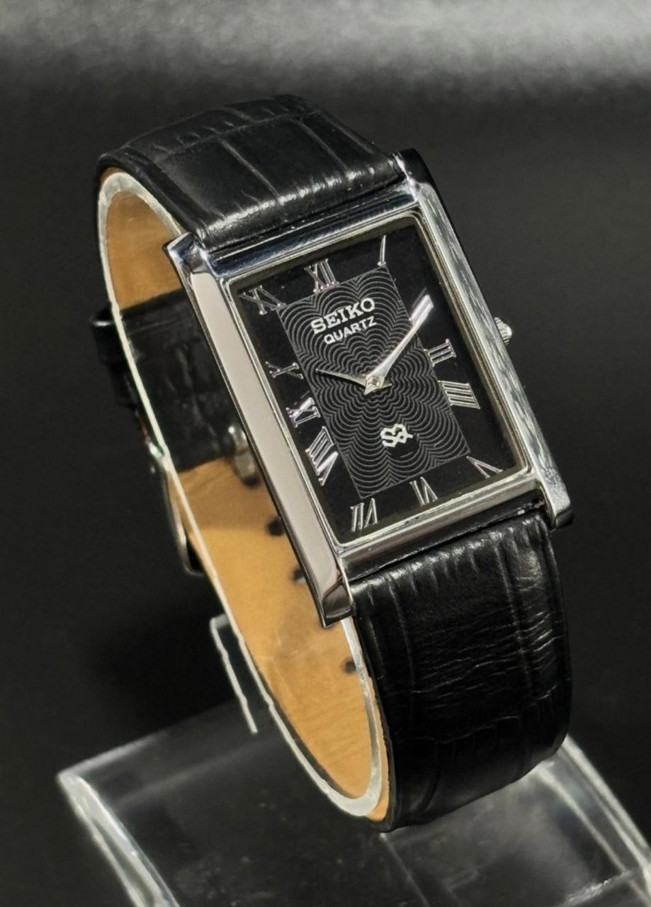 Vintage Seiko Slim Quartz Men’s Wrist Watch With Free DDP Shipping