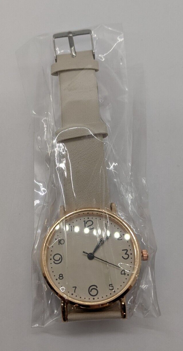 Lot Of 10 – Luxury Fashion Mens And Womens Watches (Black/Yellow/Silver/White)