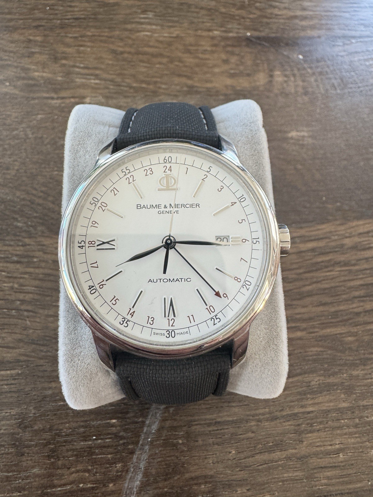Baume & Mercier Classima GMT. Swiss Made Automatic Date 42mm Silver Dial Watch