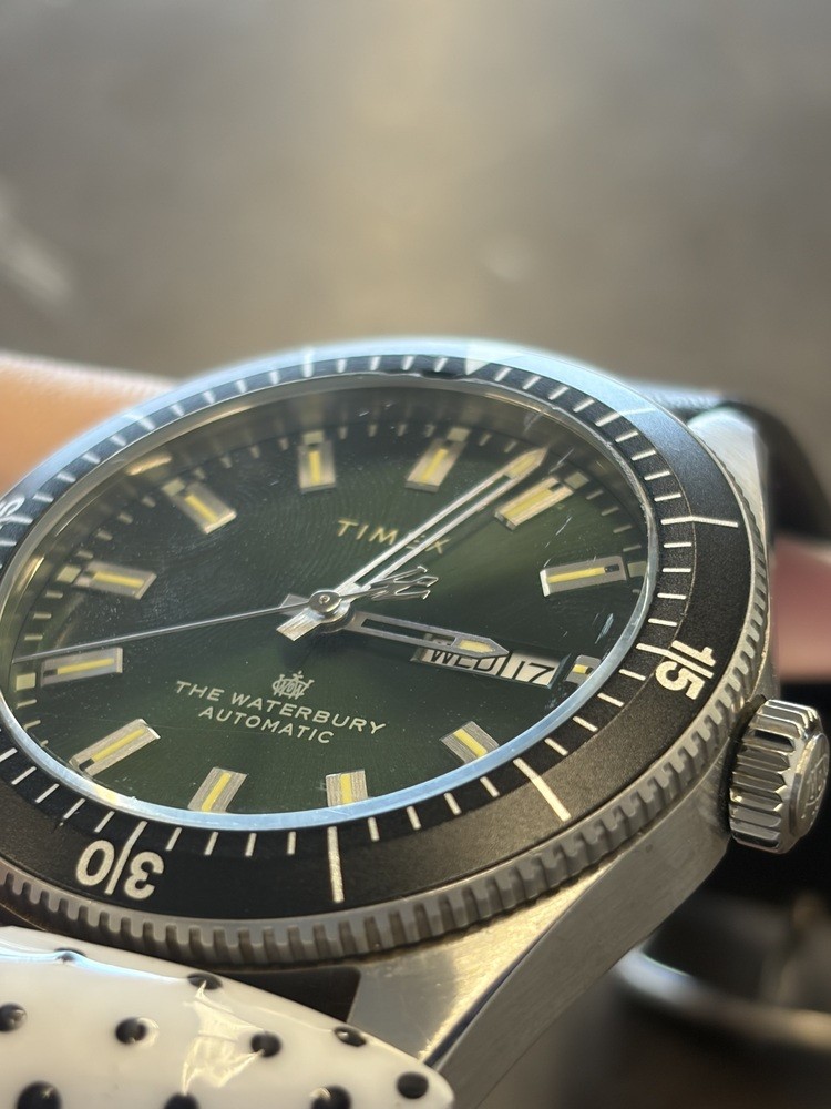 TIMEX TW2V24700 MEN’S THE WATERBURY AUTOMATIC GREEN DIAL WATCH