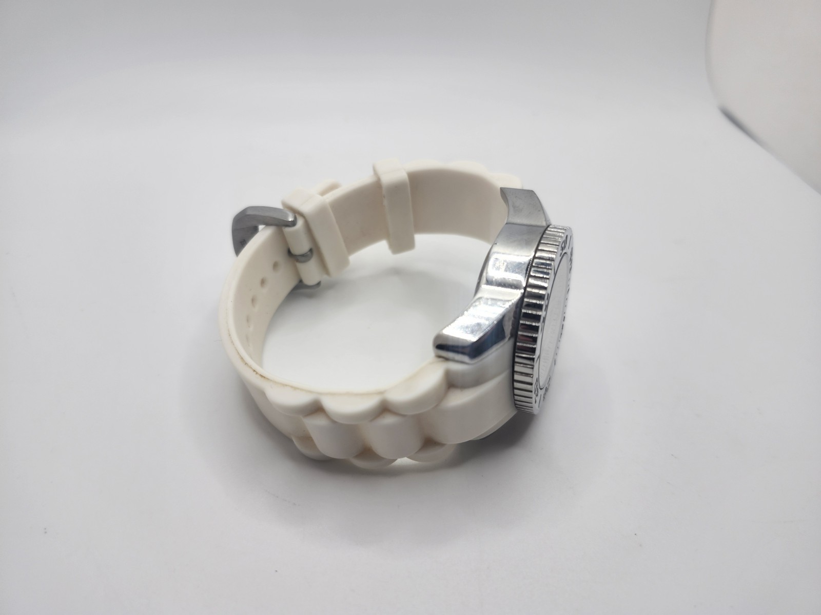 Swiss Legend Commander Mother Of Pearl Dial White Silicone Women’s Silver Watch