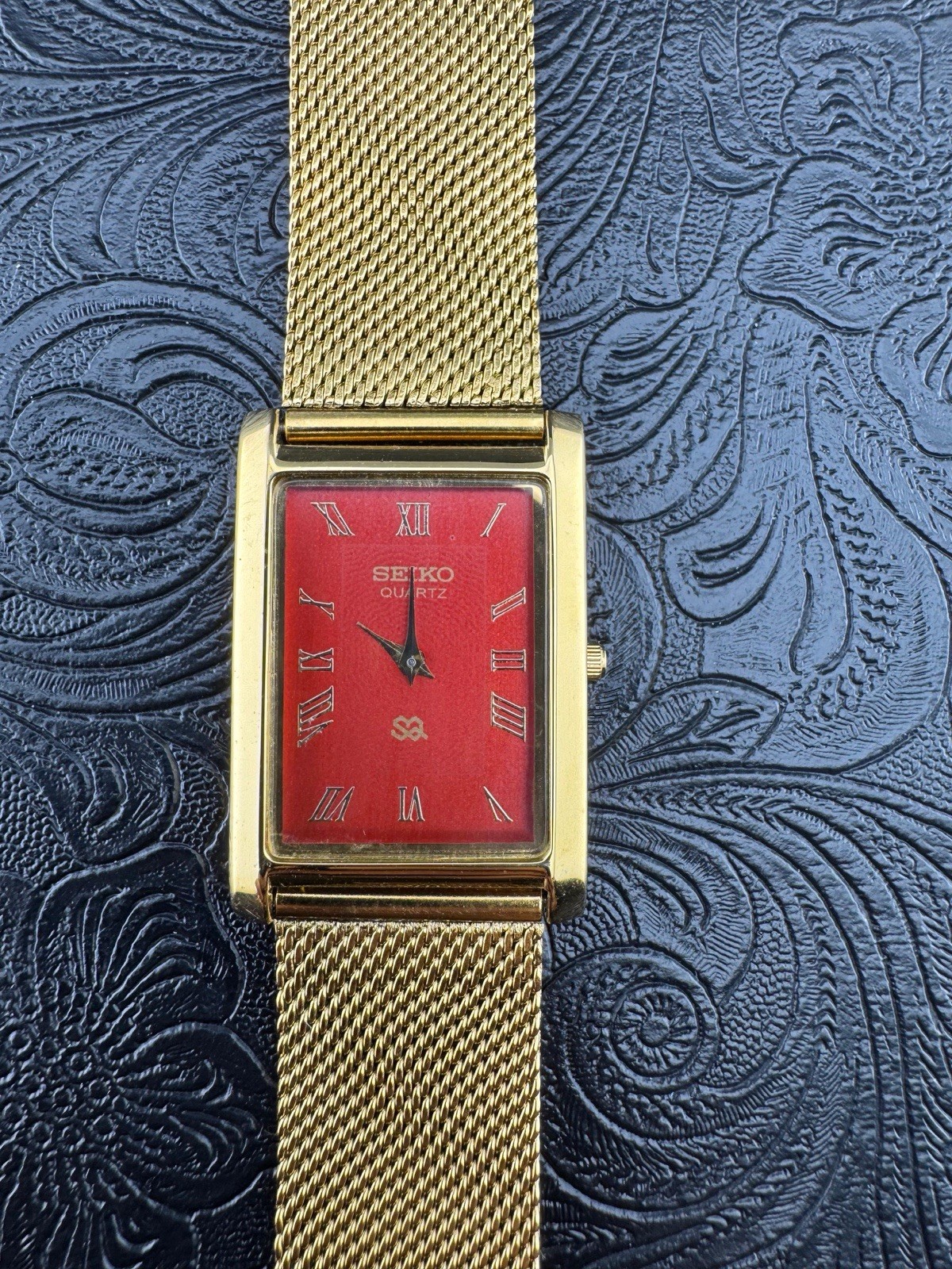 GOLD RED Vintage Seiko Slim Quartz Men’s Wrist Watch