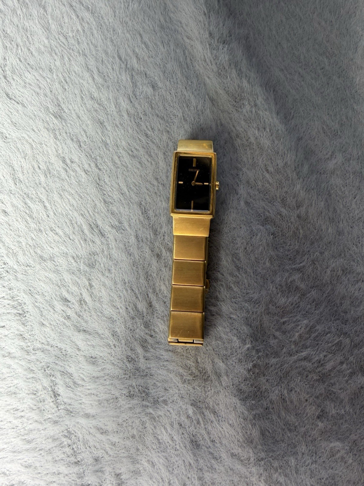 Vintage Seiko Gold Tone Rectangular Watch -1N00-6J30 – Minimalist -Unknown Work