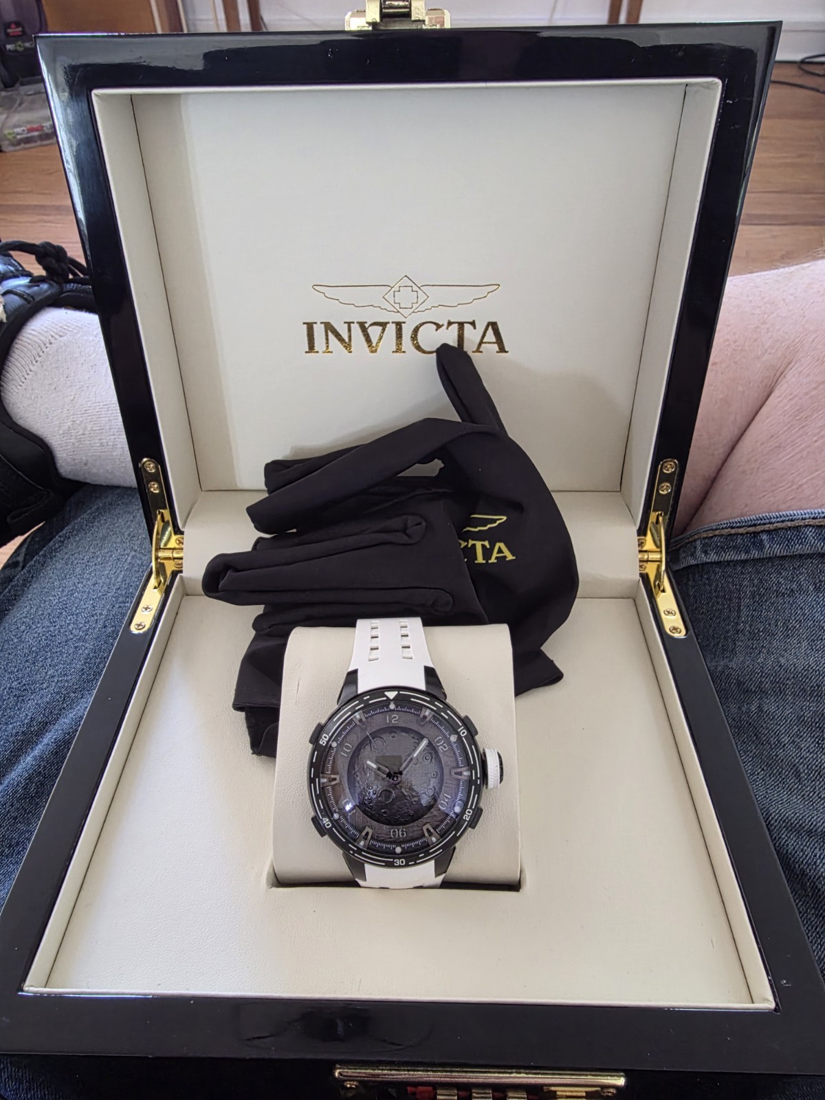 Limited Invicta Celestial Smoke/white Unisex Watch 69537 With CARB FIBR BOX SET
