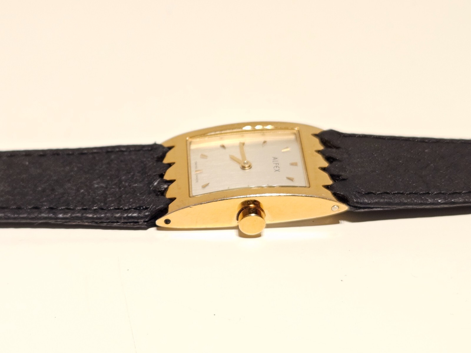 RETRO LUXURY TANK 18.5mm SWISS GOLD PLATED LADIES QUARTZ WATCH “ALFEX” 5467 PLUM