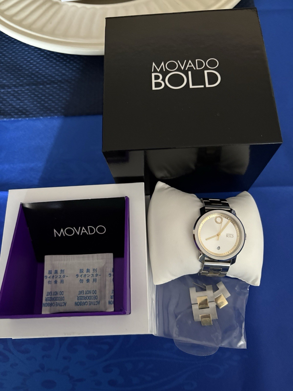 Movado Bold Unisex Stainless Steel Wristwatch Silver Gold Swiss Quartz Box