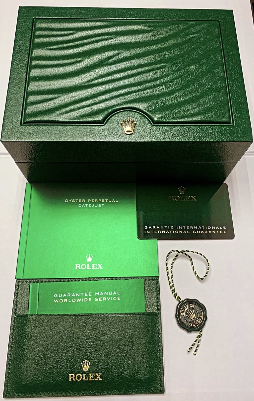 Rolex Datejust 41mm FULL SET BOX AND PAPERS Wimbledon Dial Jubilee Band 126300