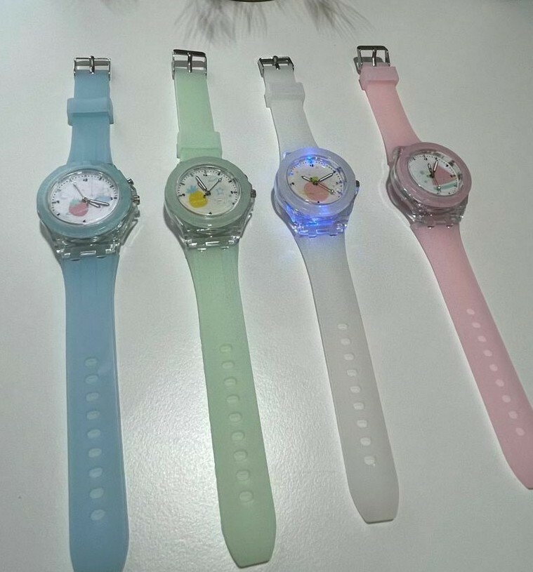 Teen Kids Flash Luminous Silicone Light Colors Trend Quartz Wristwatch