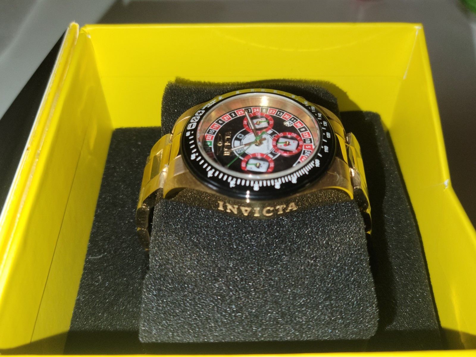 Invicta Speedway 44644 Casino Royale 39.5mm Men’s Watch Roulette Gold Tone – NEW
