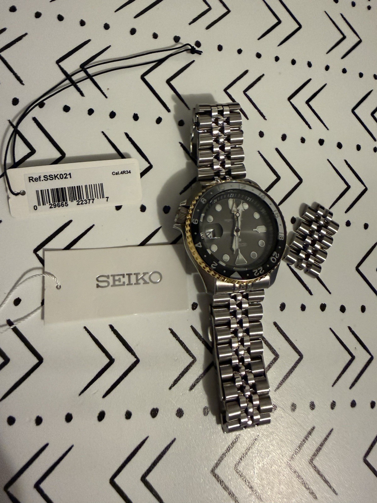 Seiko 5 Sports Men’s Black Watch – SRPD57