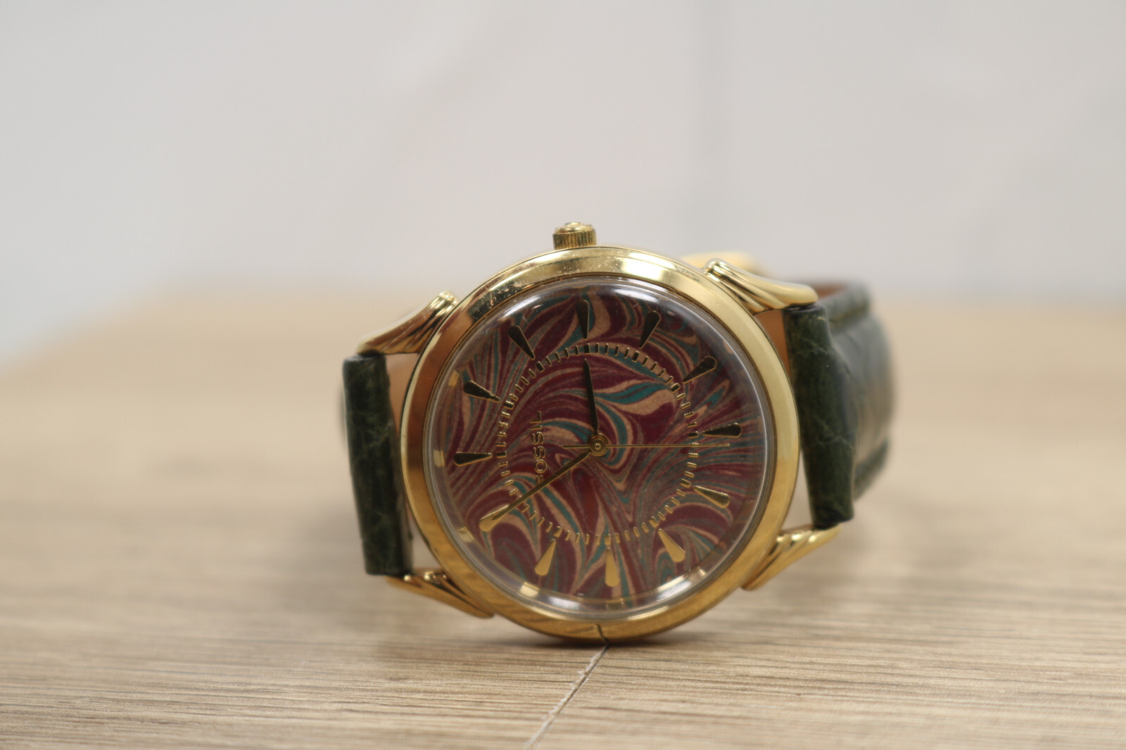 Womens Fossil Gold Tone Purple Mosaic Dial Watch sk-5149 New Batt