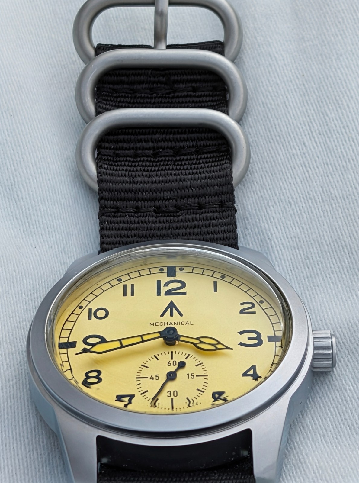 Mechanical Dirty Dozen Military watch Blasted Stainless steel Cream 39mm