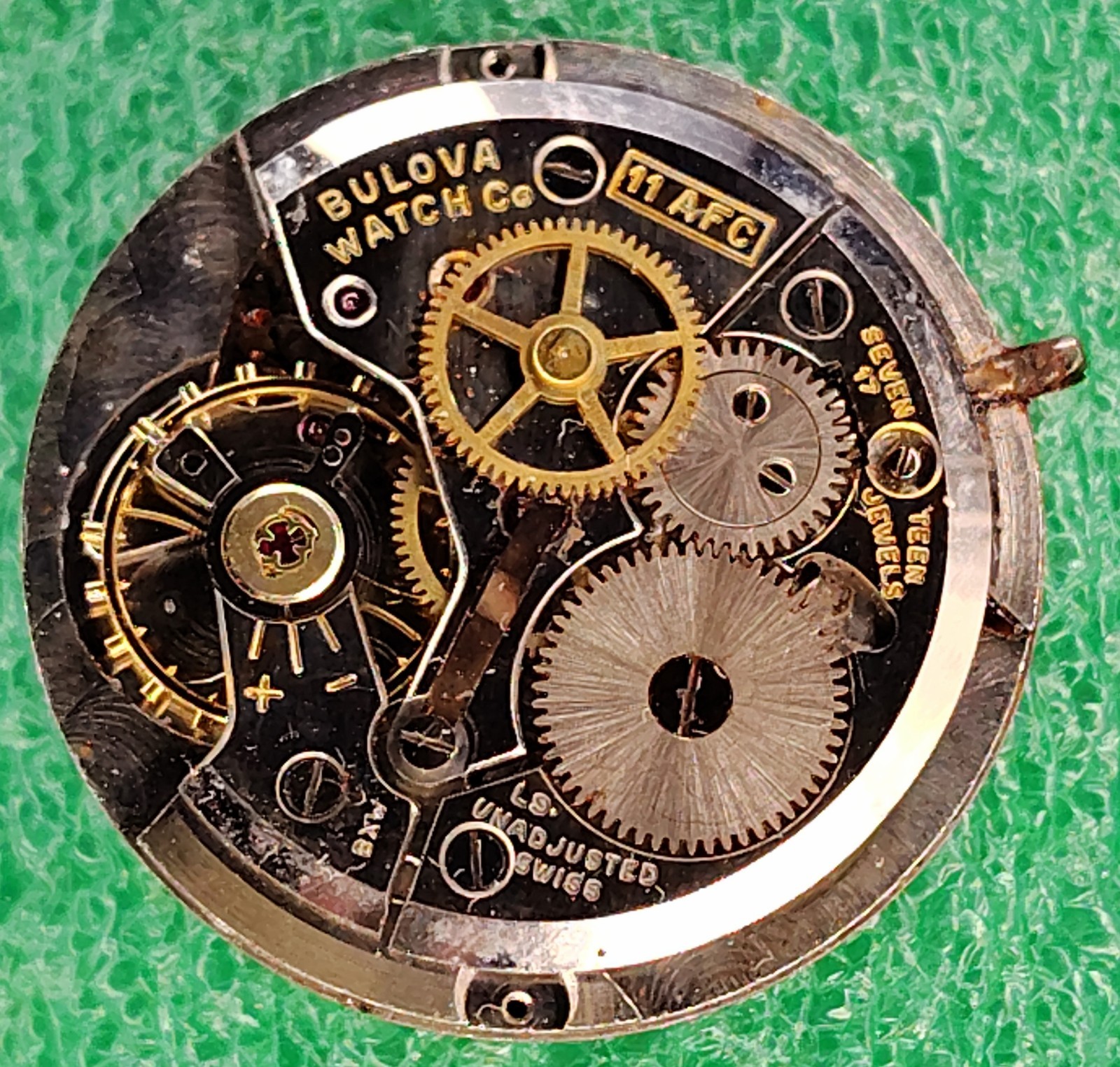 lot M236 Mens Bulova 11AFC Manual Wind 3 Hands 17J Movement Vintage Watch Parts