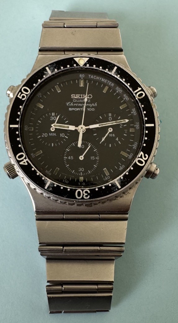 Seiko 1980’s 7A28-7049 Quartz Chronograph Sports 100 15 Jewel Watch(Read descrip