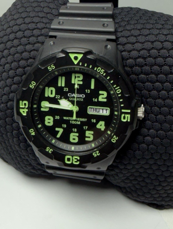 Casio MRW-200H 5125 Men’s 100M Diver Watch Green Dial Day Date Quartz 43mm