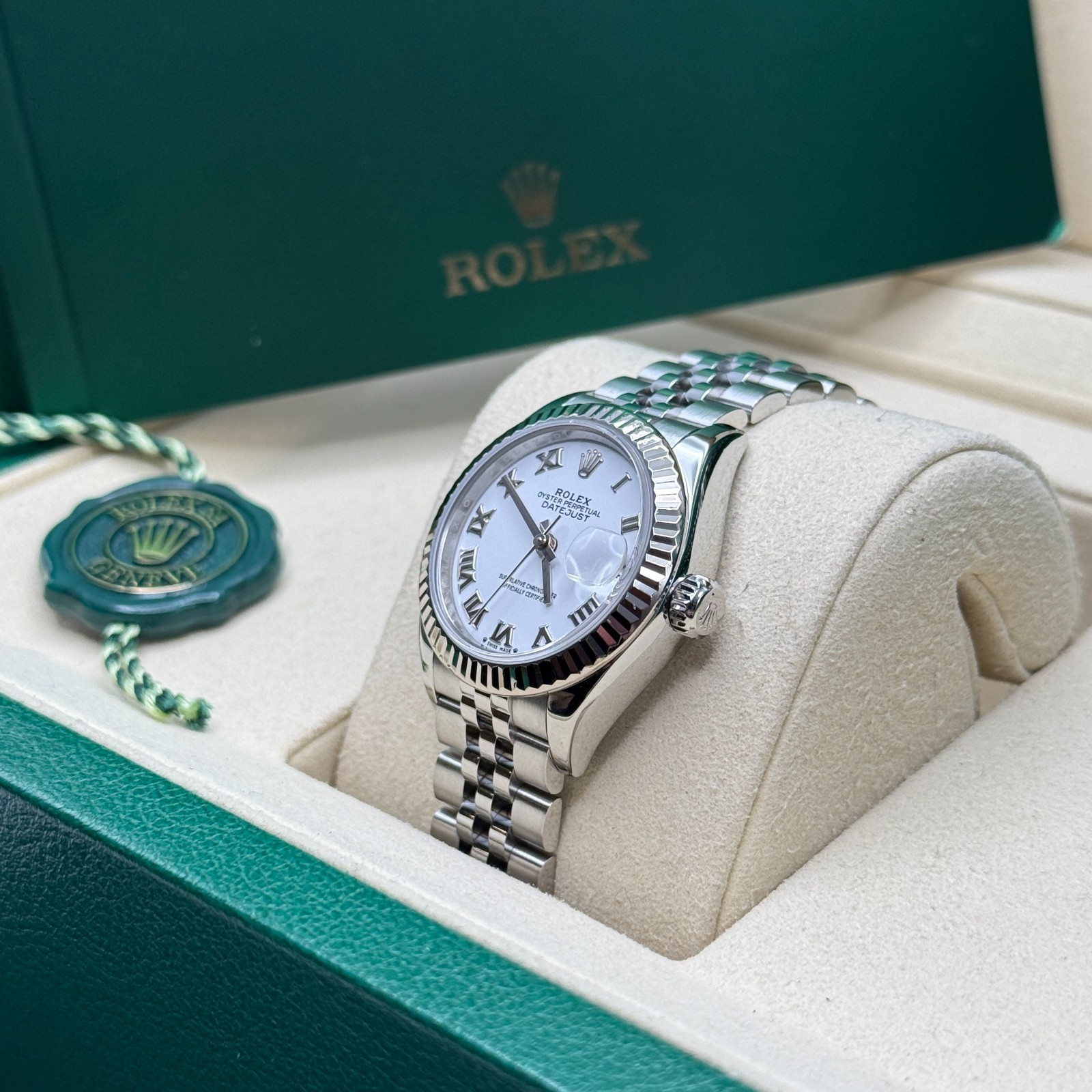 Rolex Lady-Datejust White Roman Fluted Bezel Stainless Steel Jubilee Bracelet