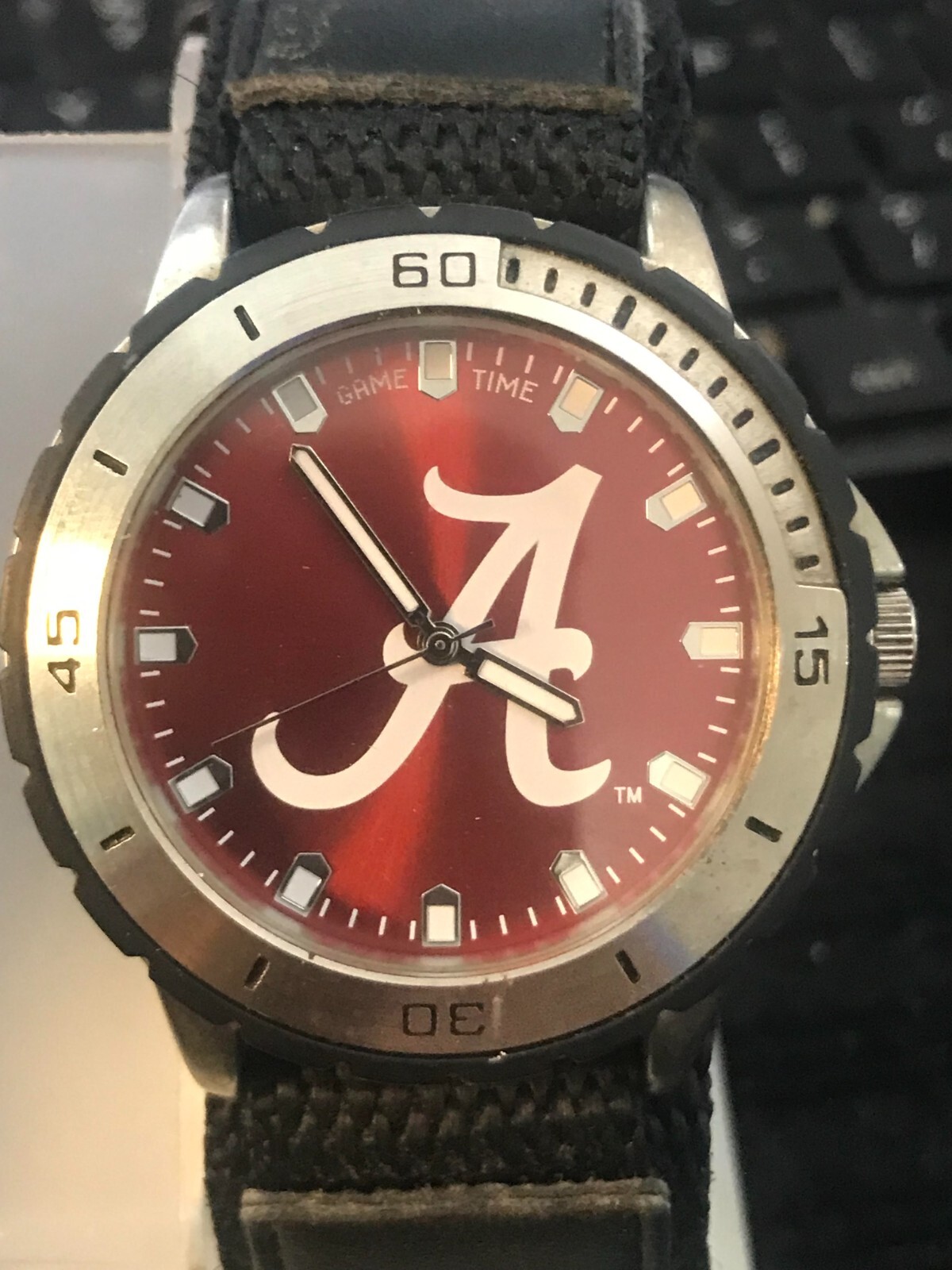 Game Time Veteran Series 42mm Red Dial unisex Quartz Watch, Run (Lot2515)