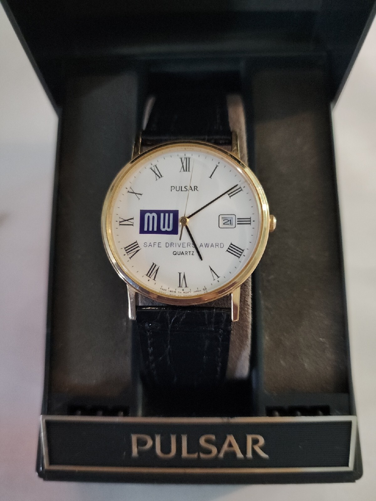 Pulsar Gold Tone Black Leather Mens Watch V322-8000 MW Safe Driver Award