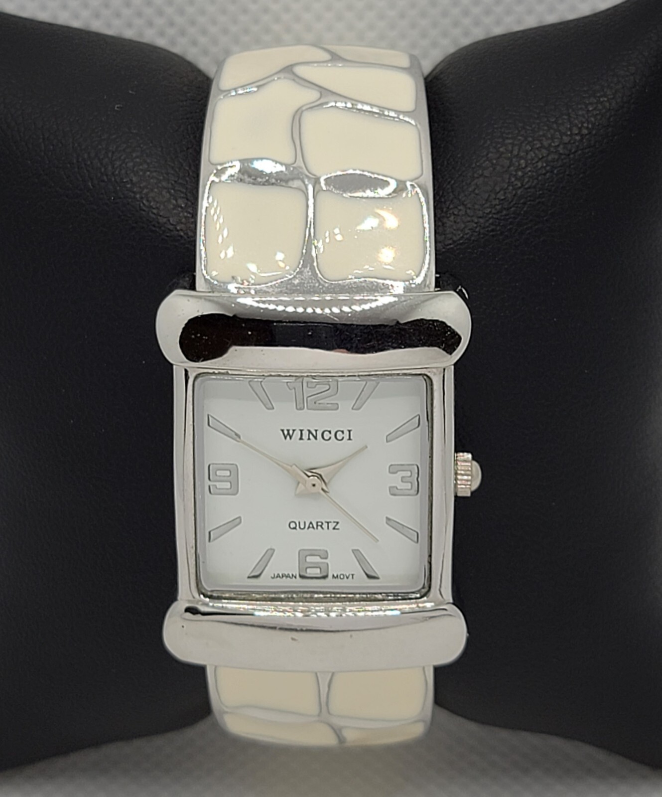 Ladies Wincci Fashion Casual Rectangle Silver White Tone Cuff Band Watch H8