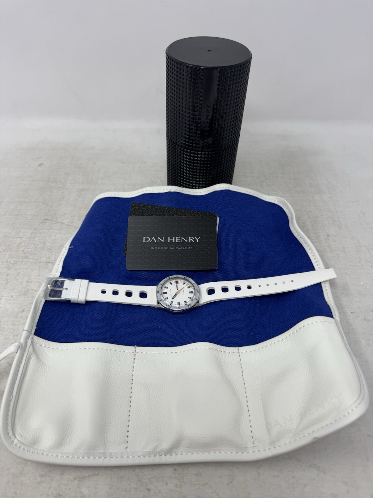 Dan Henry White 1975 Skin Diver 39mm Watch