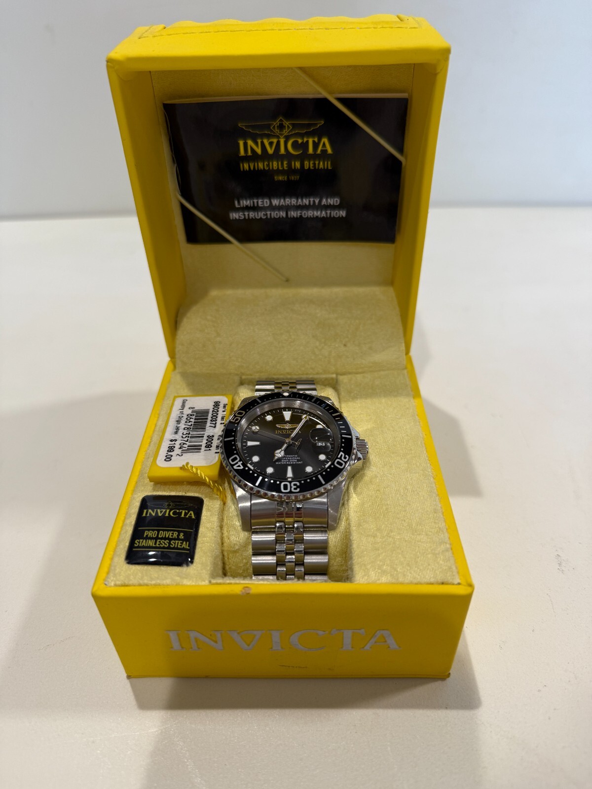 Invicta Pro Diver Men’s 30091 Automatic Stainless Steel Watch, 660ft-200M