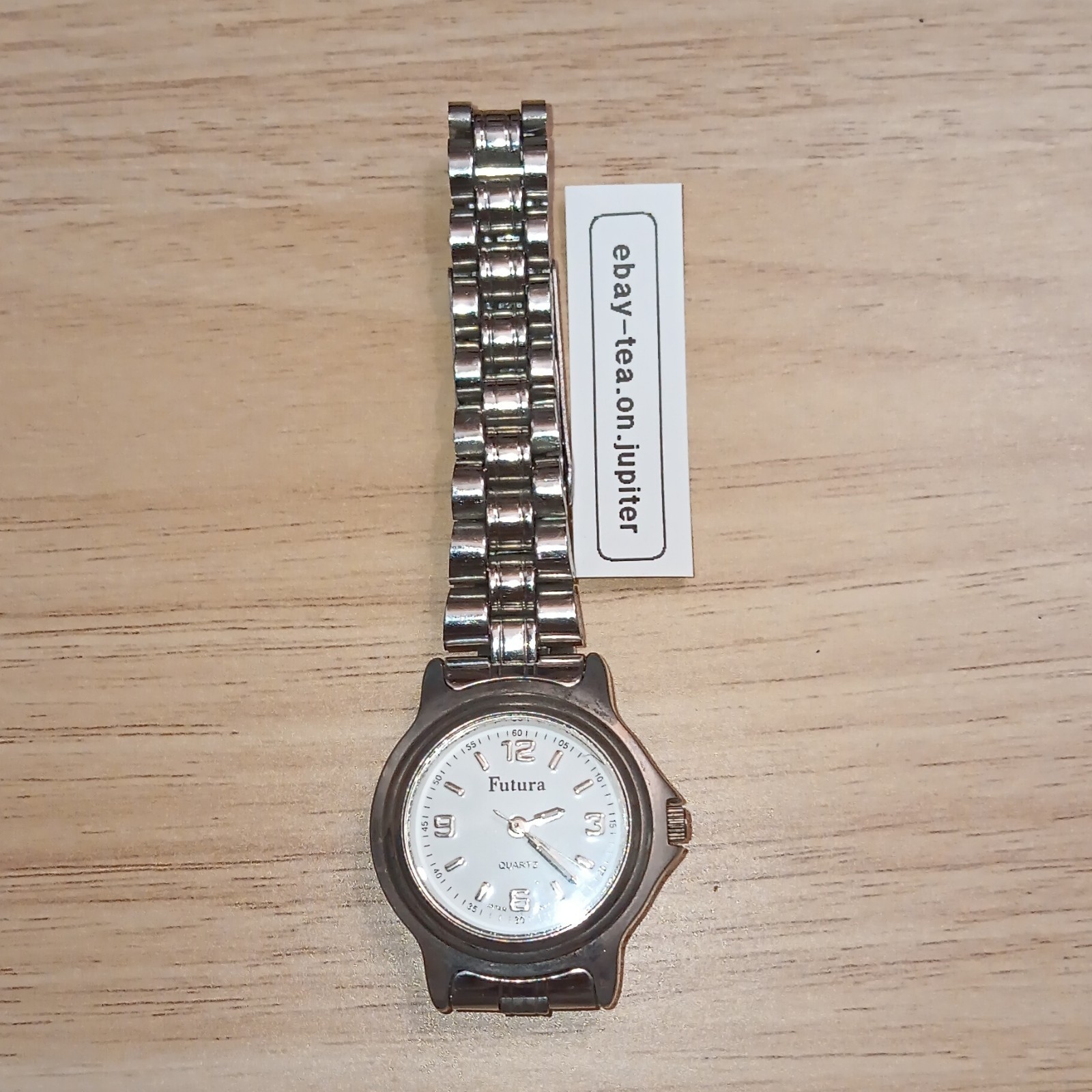 (Doesn’t work) Futura Silver Stainless Steel Quartz Analog Wristwatch Unisex