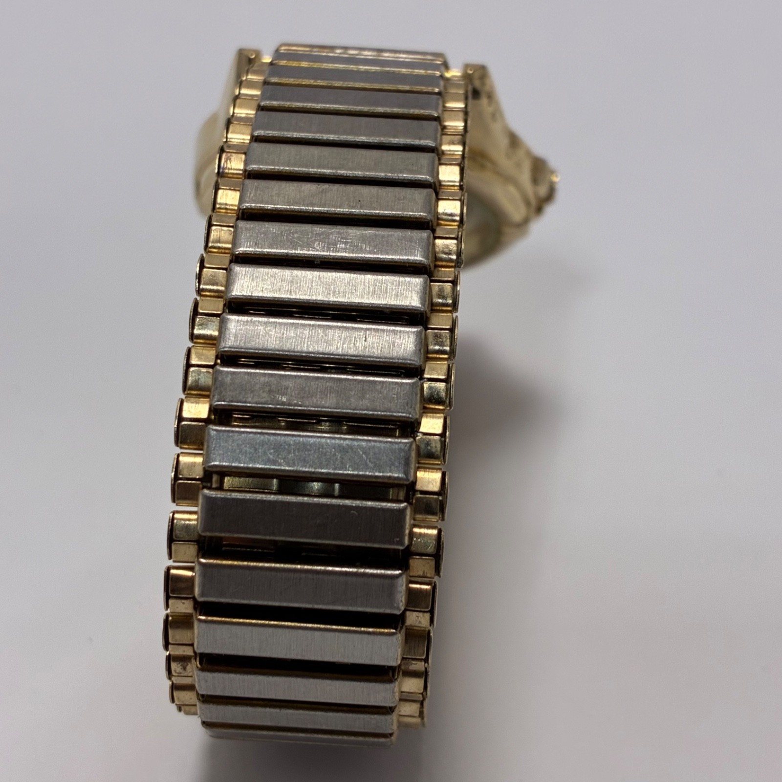 Watch It Advance EZC78615W Quartz Men’s Watch Tested Gold In Color New Battery