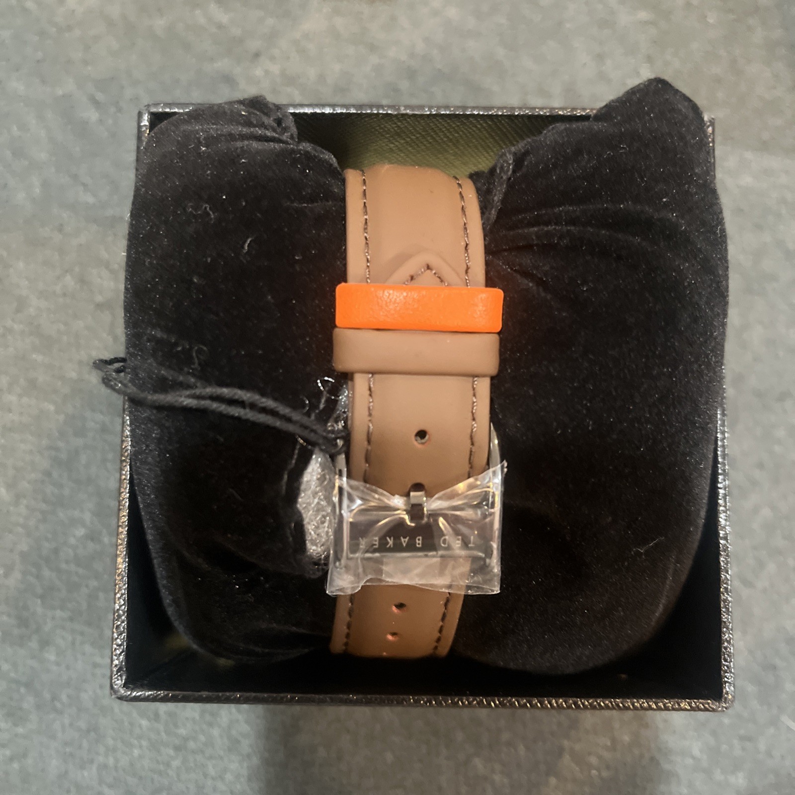 Ted Baker London BNWT – Oscar Leather Strap Watch, 43mm. Needs New Battery