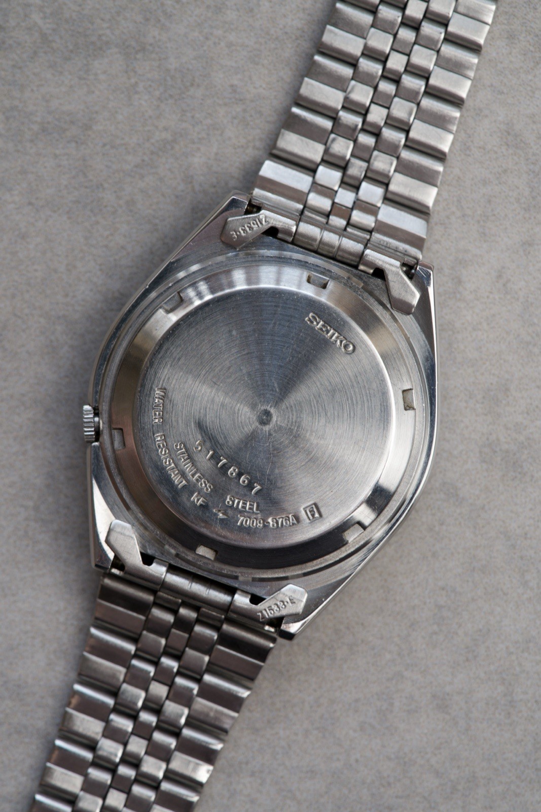 Seiko 5 7009-876A Stainless Steel Automatic Men’s Vintage Wristwatch