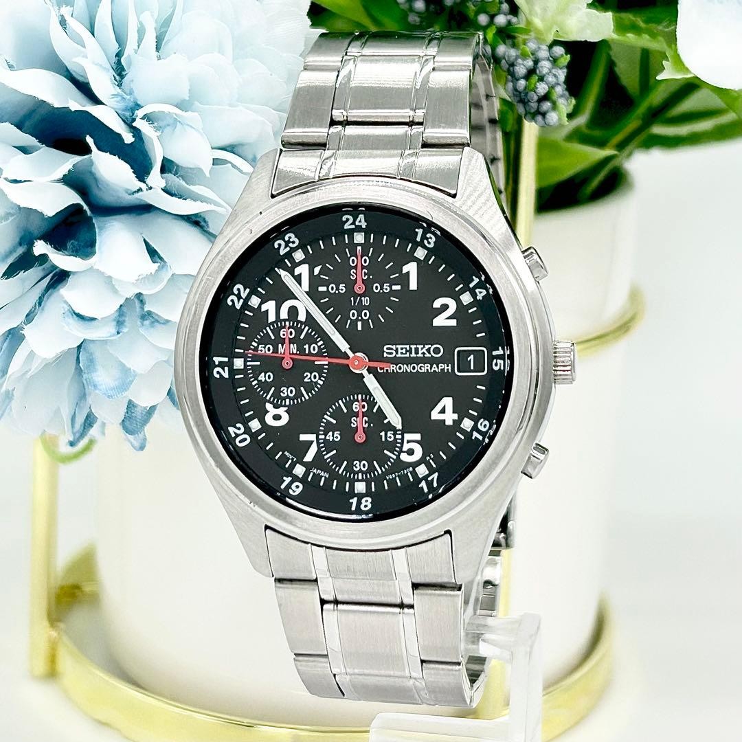 SEIKO Chronograph V657-7110 Men’s Quartz Watch Silver Black