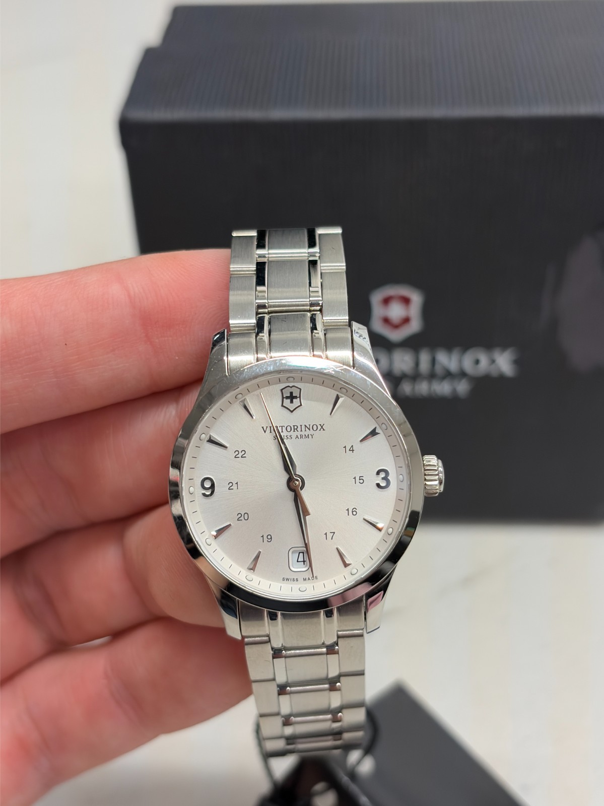 Victorinox Alliance Quartz Movement Silver Dial Ladies Watch 241539 – USED GOOD