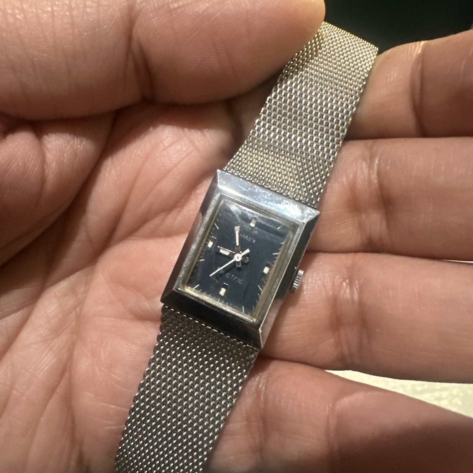 Working Vintage TIMEX LADIES WATCH 19mm Mesh Band “Sapphire Blue Dial” Fit 7in