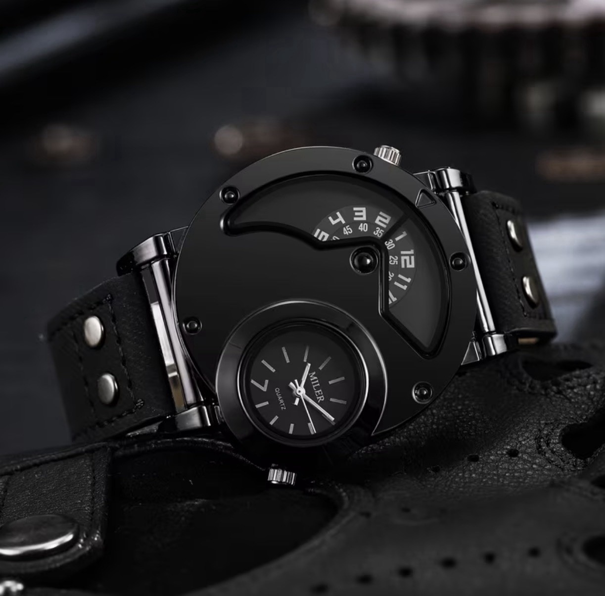 Curren men’s wristwatch, black dial, black leather band, chronograph, analog