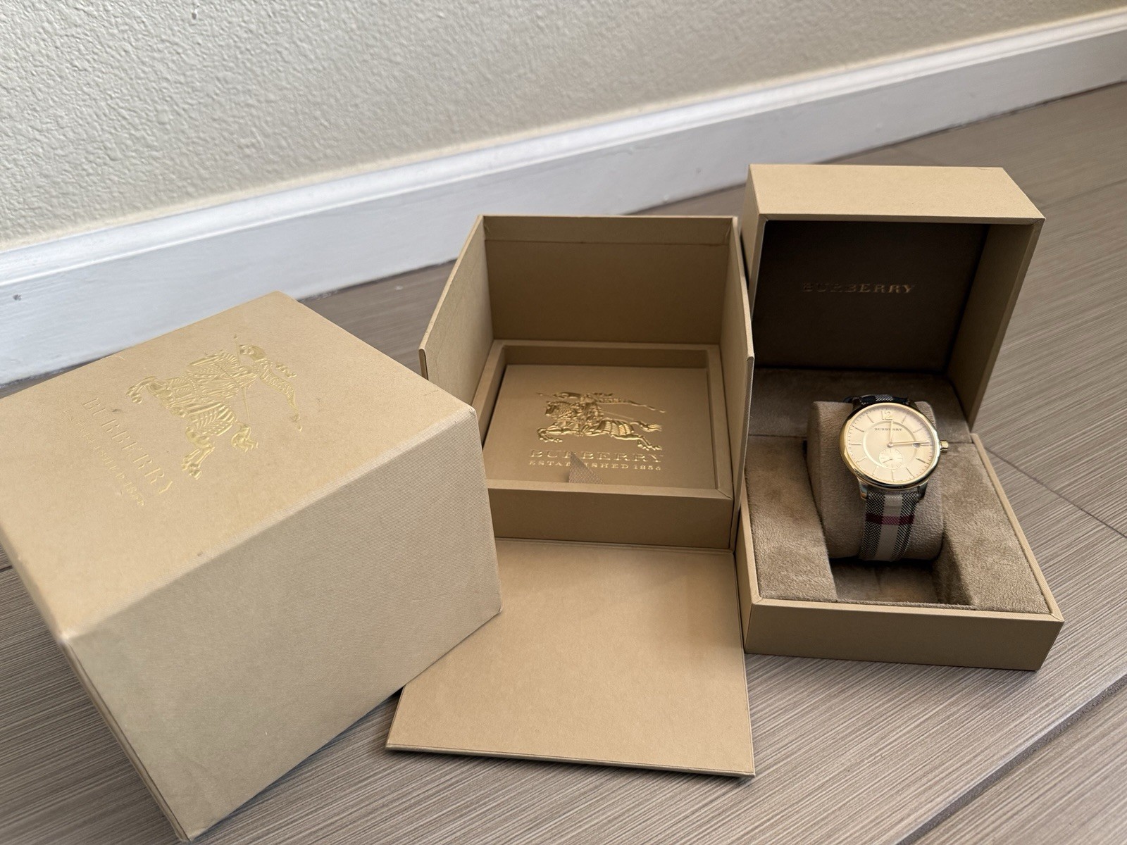 Burberry BU10001 Gold Men’s Classic Horseferry Check Watch