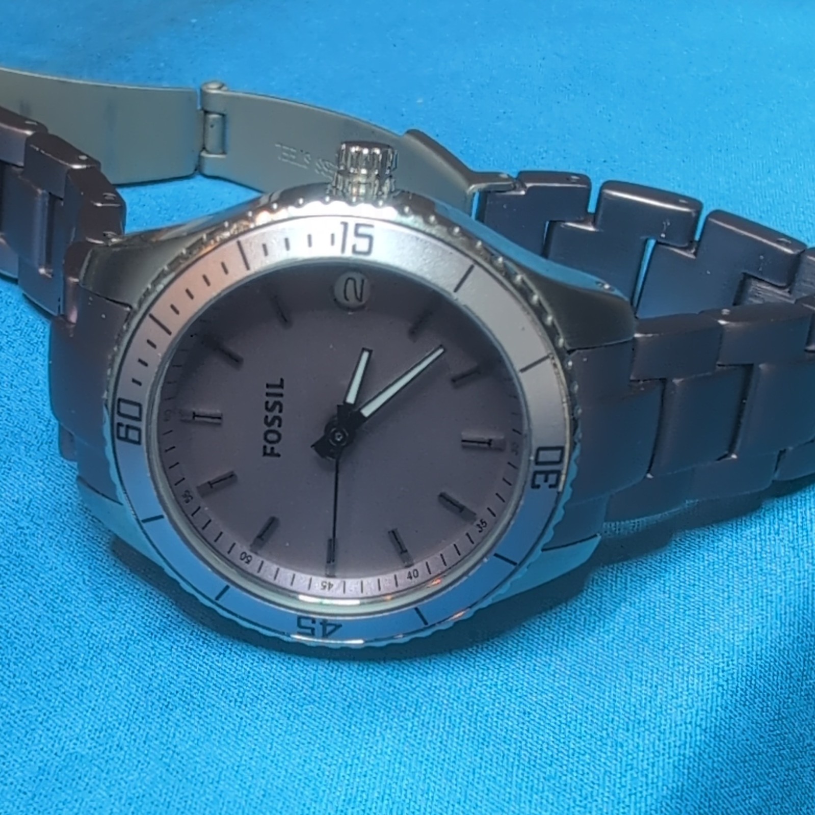 Fossil Quartz Analog Wristwatch Purple Stainless Steel Bracelet Date 50m 5ATM