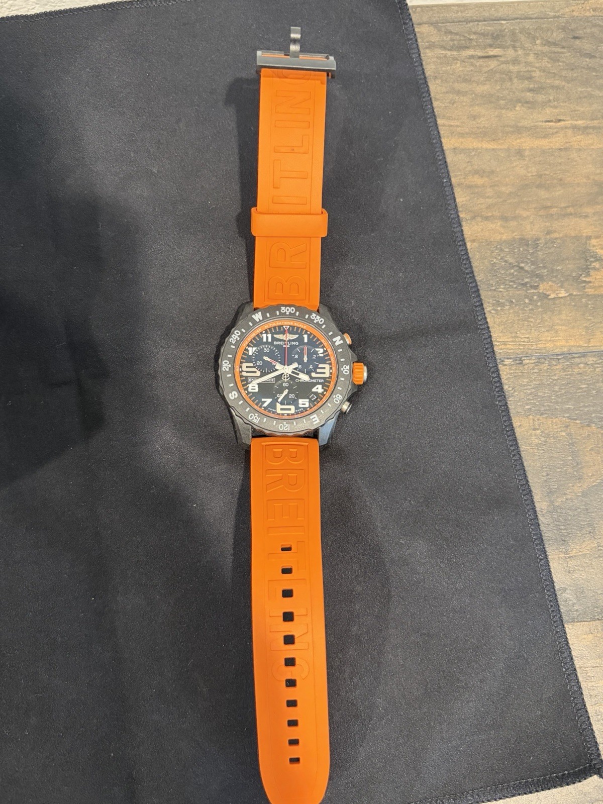 Breitling Endurance Pro 44 Orange