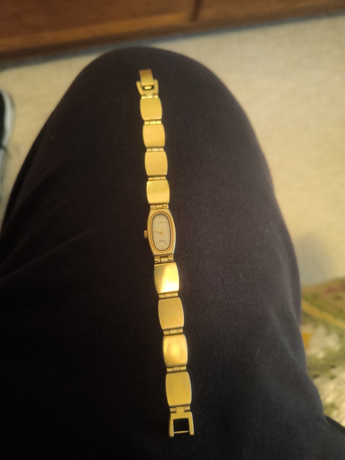 Vintage Pulsar Women V220-5460 Dress Oval Gold Quartz Analog 12mm Watch 7″