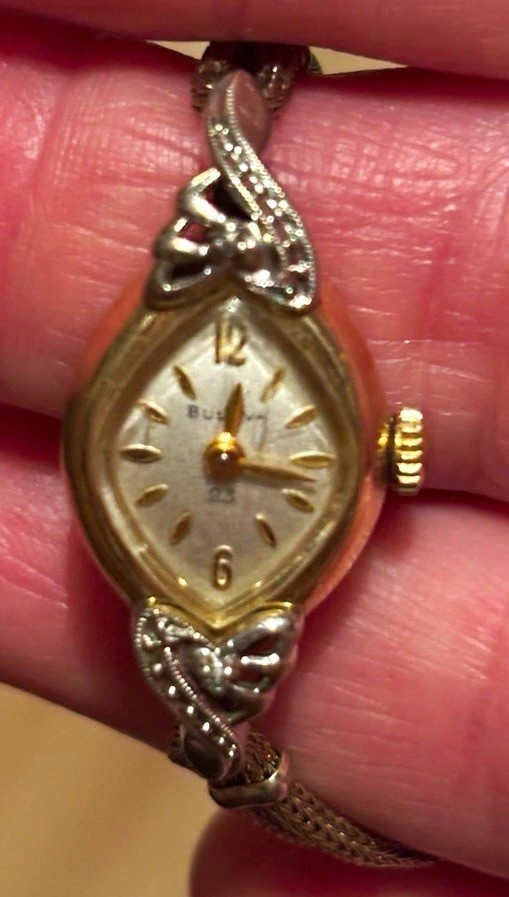 Bulova Women’s Vintage 1969 Manual Wind Oval Gold Plated Bracelet Watch