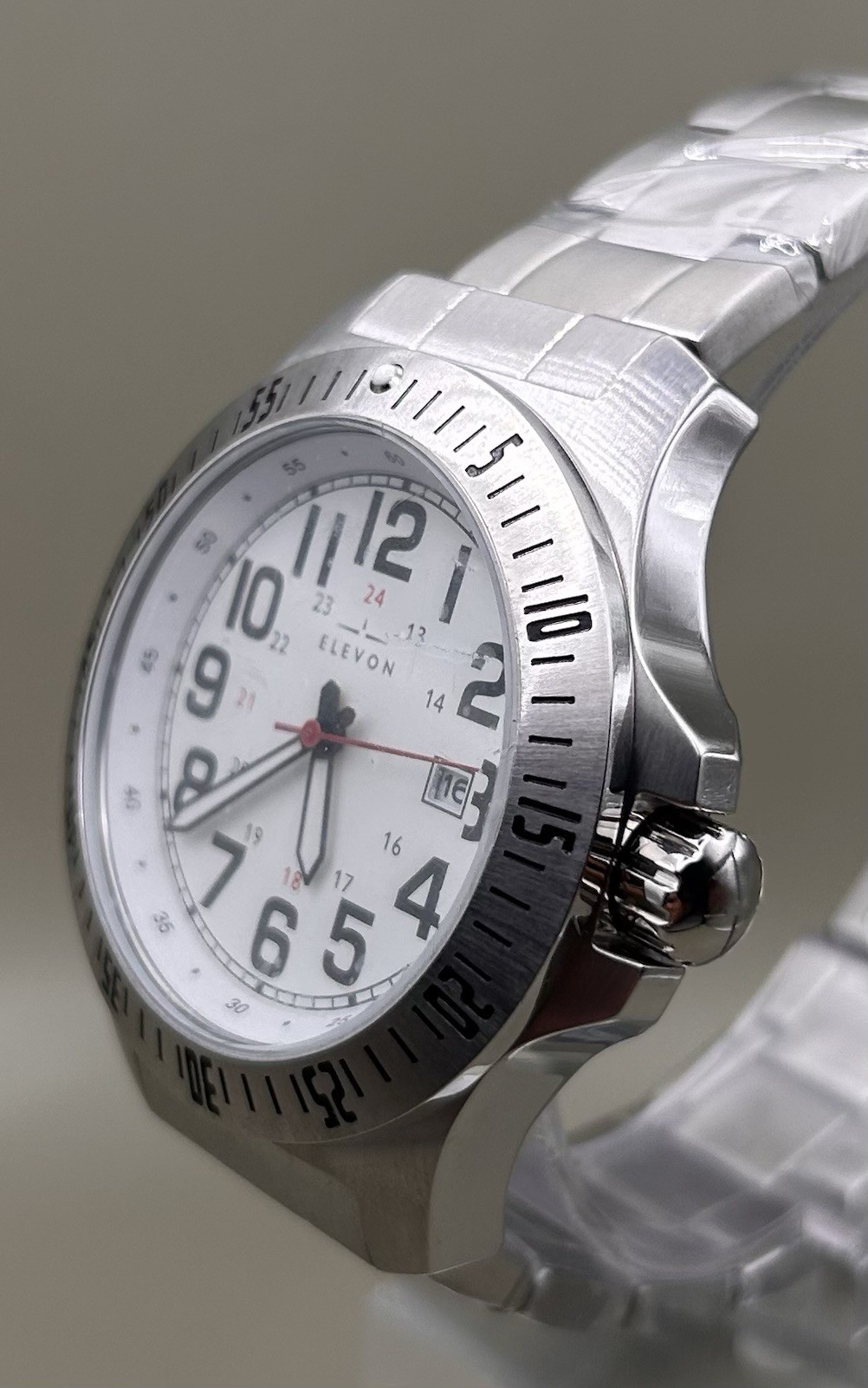 Elevon Men’s Aviator White Dial Silver Stainless Steel Quartz 43mm Watch